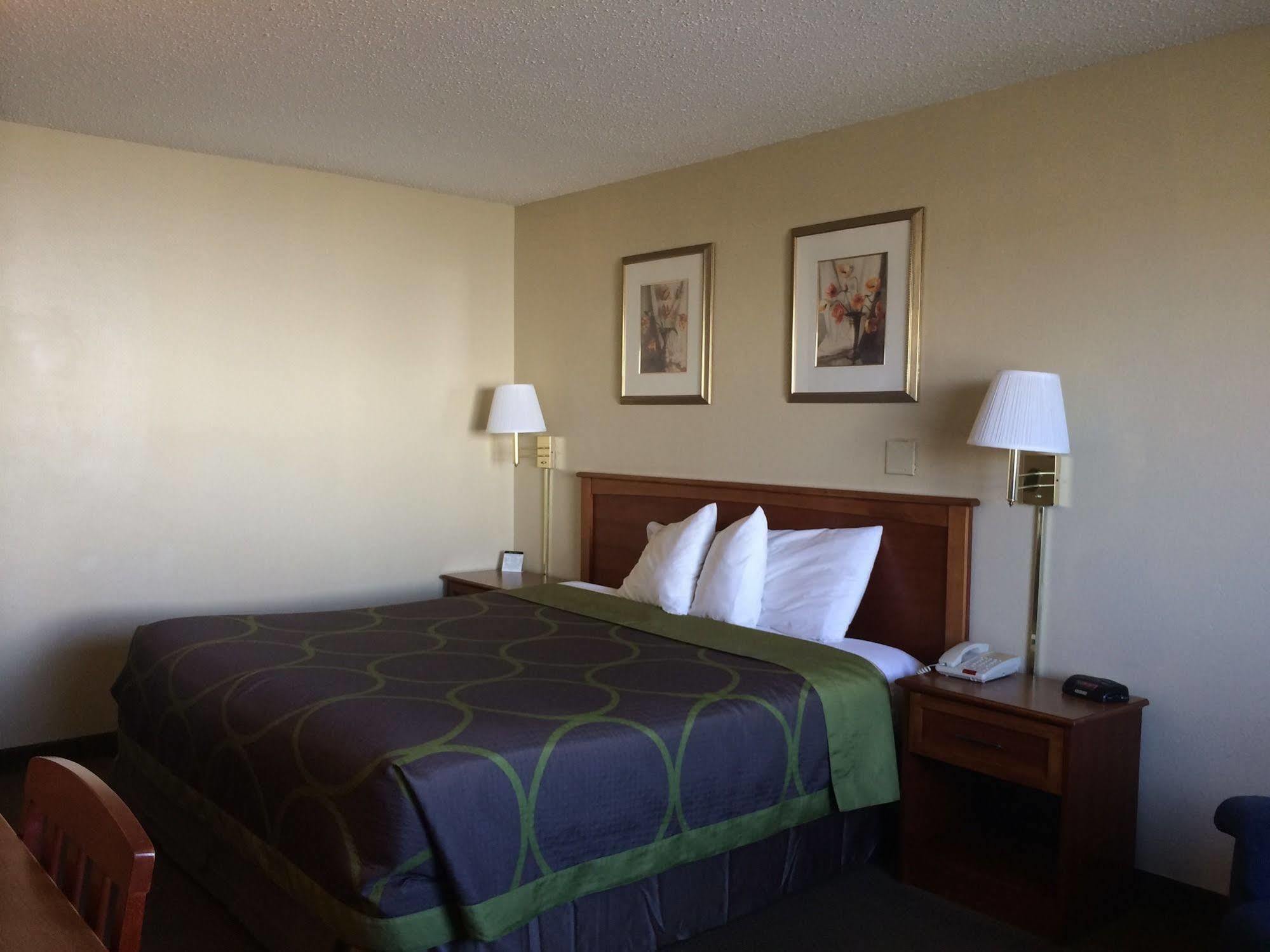 Super 8 By Wyndham Liberal Ks Exterior foto